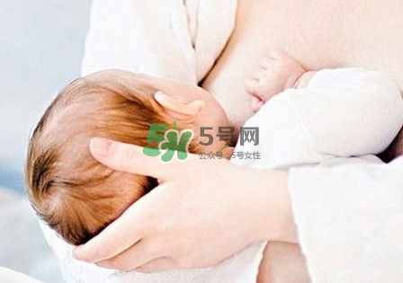 母乳喂養(yǎng)會積食嗎？純母乳喂養(yǎng)的寶寶會積食嗎？