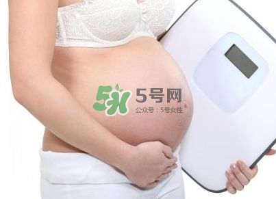 臍帶繞頸是什么原因造成的？臍帶繞頸是多休息還是多運(yùn)動(dòng)？
