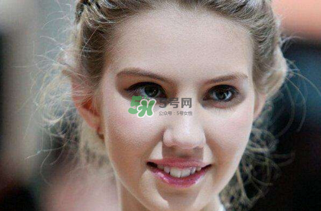 眼霜會(huì)導(dǎo)致脂肪粒嗎？怎么選擇適合自己的眼霜？