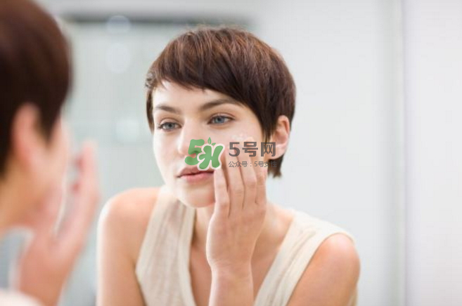 眼霜會(huì)導(dǎo)致脂肪粒嗎？怎么選擇適合自己的眼霜？