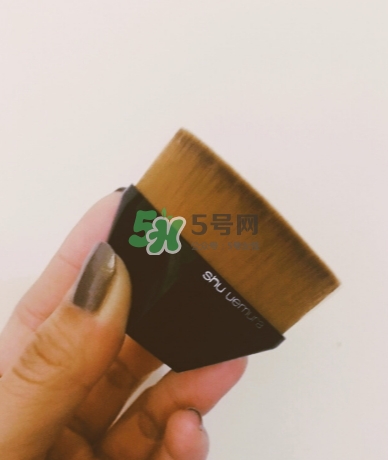 植村秀55魔術(shù)無(wú)痕刷怎么用？植村秀55號(hào)粉底刷怎么清洗
