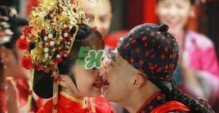 古代鬧洞房都是怎么鬧的？鬧洞房的習(xí)俗是怎么來(lái)的？