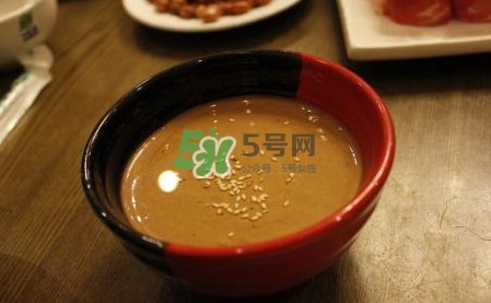 芝麻醬不能和什么一起吃？芝麻醬什么人不能吃