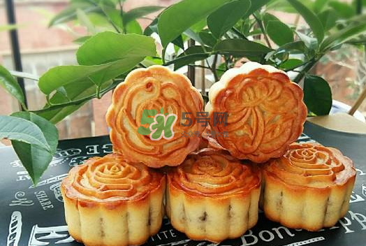 五仁月餅里的紅綠絲是什么？五仁月餅里面有什么？