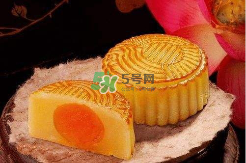 廣式月餅為什么硬？月餅皮發(fā)硬怎么辦？