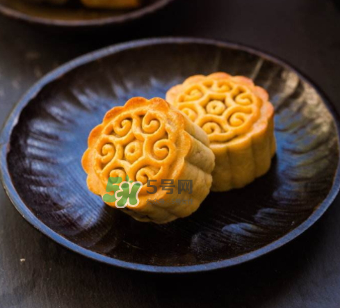 月餅轉(zhuǎn)化糖漿可以用蜂蜜代替嗎？月餅轉(zhuǎn)化糖漿可以用什么代替？