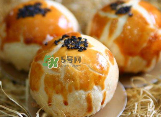 蛋黃酥熱量高嗎？一個(gè)蛋黃酥的熱量