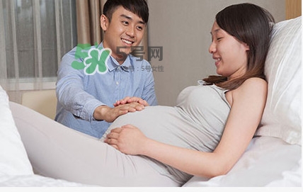 無(wú)痛分娩生的時(shí)候痛嗎？無(wú)痛分娩對(duì)寶寶有影響嗎
