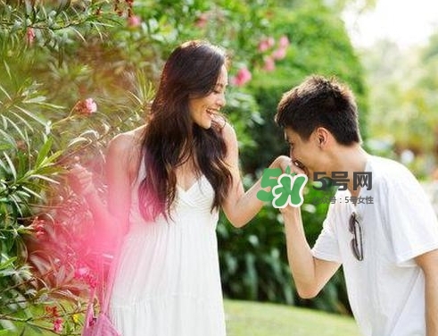 老公出軌一定要離婚嗎？如何挽救婚姻危機(jī)？
