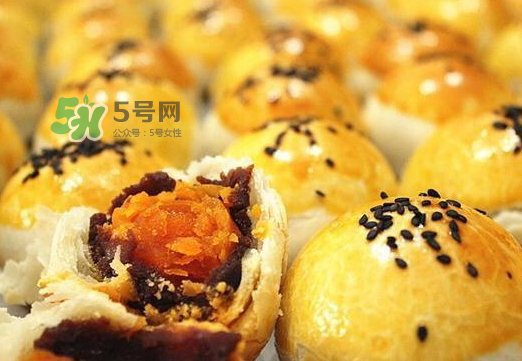 蛋黃酥為什么會(huì)爆開？蛋黃酥爆餡是什么原因？