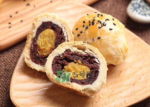 蛋黃酥為什么會(huì)爆開？蛋黃酥爆餡是什么原因？