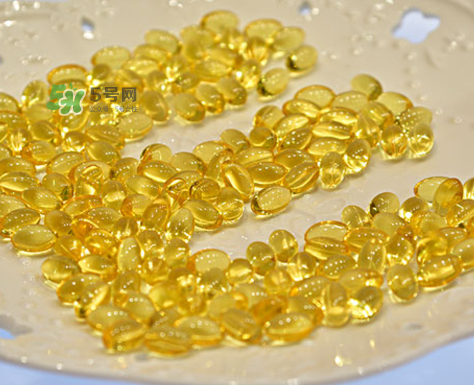 魚肝油可以和鈣一起吃嗎？魚肝油可以和奶粉一起吃嗎？