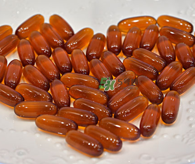 魚肝油可以和鈣一起吃嗎？魚肝油可以和奶粉一起吃嗎？