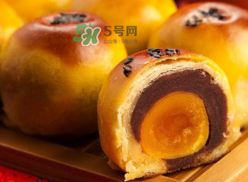 蛋黃酥烤多長(zhǎng)時(shí)間最好？蛋黃酥烤多久？