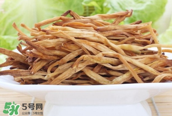 為什么說(shuō)黃花菜都涼了？黃花菜為什么要抽芯