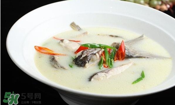 孕婦鯽魚(yú)湯可以放姜嗎？孕婦鯽魚(yú)湯能放料酒嗎？