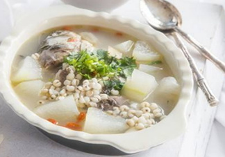 產(chǎn)婦鯽魚湯什么時候喝？產(chǎn)婦鯽魚湯放調(diào)料嗎？