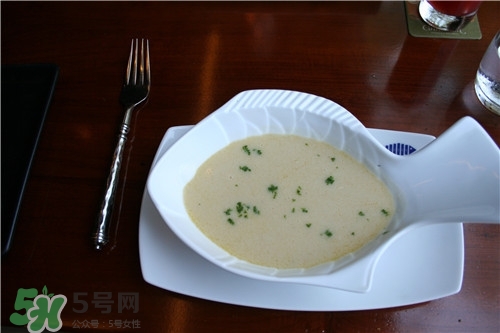 鯽魚湯怎么去腥味？鯽魚湯熬多長時間最好？