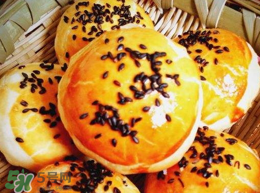 蛋黃酥用什么面粉？蛋黃酥能用低筋面粉嗎？