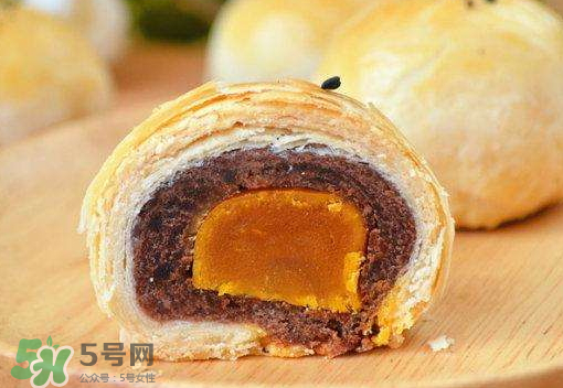 蛋黃酥可以用黃油嗎？蛋黃酥用豬油還是黃油？