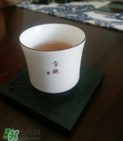 白毫銀針的產(chǎn)地在哪個(gè)?。堪缀零y針是哪里產(chǎn)的？