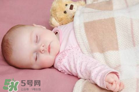 怎么樣培養(yǎng)寶寶自己入睡？怎么樣培養(yǎng)寶寶整夜睡覺？