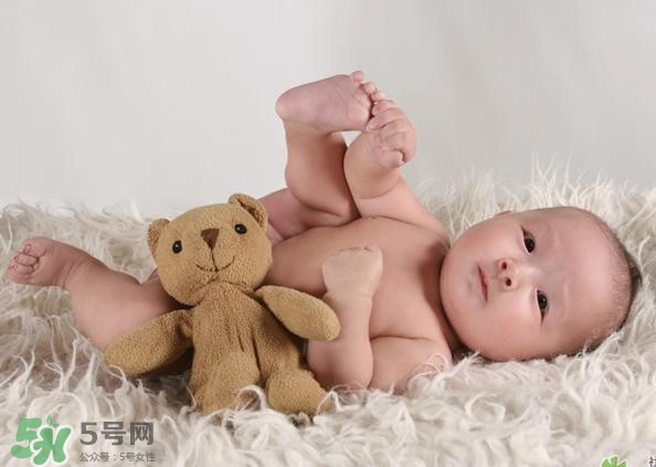 寶寶驚厥是什么癥狀？如何區(qū)別寶寶驚厥和驚跳？