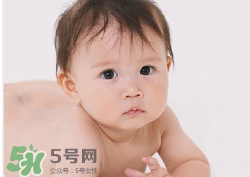 剛出生的寶寶要注意什么？剛出生的寶寶要準備哪些東西？