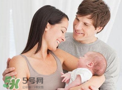 新生寶寶怎么抱？新生寶寶可以豎著抱嗎？