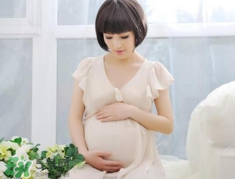 大腿長(zhǎng)了妊娠紋怎么辦？為什么大腿外側(cè)有條紋？