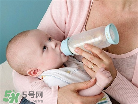 寶寶奶粉過敏什么原因？奶粉過敏的識別和處理