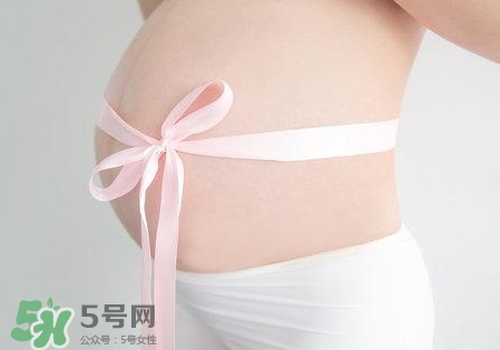 大腿長(zhǎng)了妊娠紋怎么辦？為什么大腿外側(cè)有條紋？