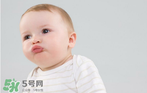 寶寶驚跳反應(yīng)什么時候消失？寶寶驚跳反射太頻繁怎么辦？