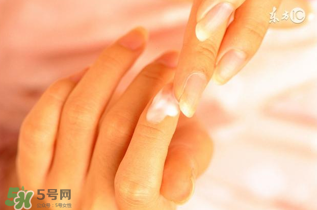 指甲上沒(méi)有月牙是缺什么？指甲上沒(méi)有月牙怎么補(bǔ)？