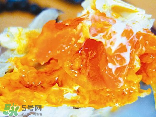蟹黃是黑色的怎么回事？蟹黃中間有黑的是什么？