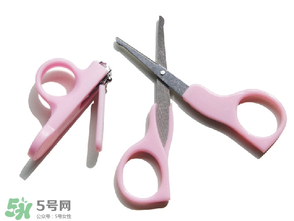 未滿月的寶寶可以剪指甲嗎？寶寶多久剪一次指甲？