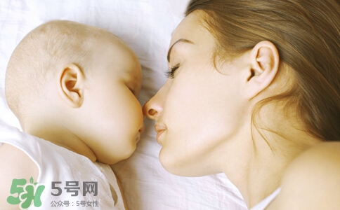 母乳到什么時候就沒營養(yǎng)了？母乳什么時候斷最好？