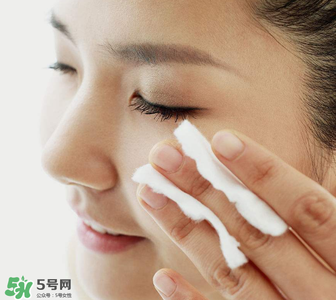 美白水可以去痘印嗎？人們對(duì)化妝水有哪些誤區(qū)？