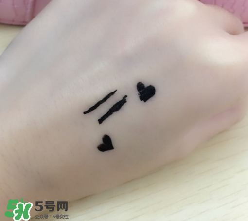 美寶蓮眼線液筆怎么樣？美寶蓮眼線液筆暈染嗎？