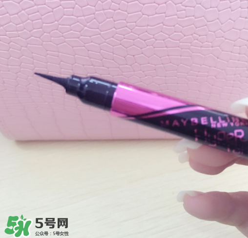 美寶蓮眼線液筆怎么樣？美寶蓮眼線液筆暈染嗎？