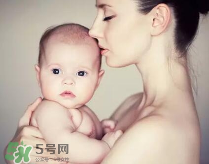 母乳到什么時候就沒營養(yǎng)了？母乳什么時候斷最好？