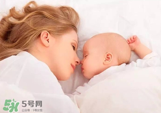 怎么哄寶寶入睡？哄寶寶睡覺(jué)的方法