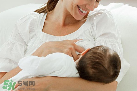 母乳到什么時候就沒營養(yǎng)了？母乳什么時候斷最好？