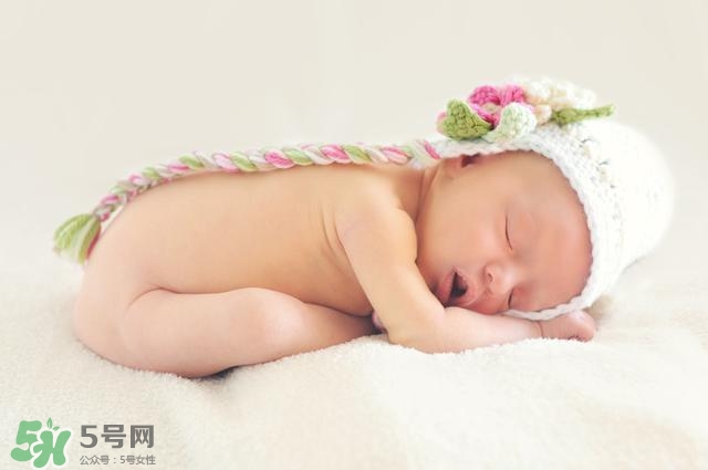 寶寶張嘴睡覺怎么回事？寶寶張嘴睡覺怎么糾正？