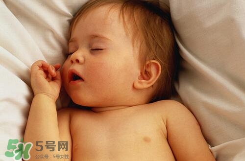 寶寶睡覺突然大哭是什么原因？寶寶睡覺突然哭醒怎么辦？