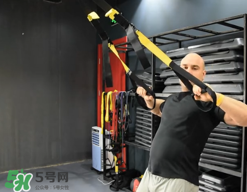 trx劃船一組做多少個？trx劃船每天做幾組？