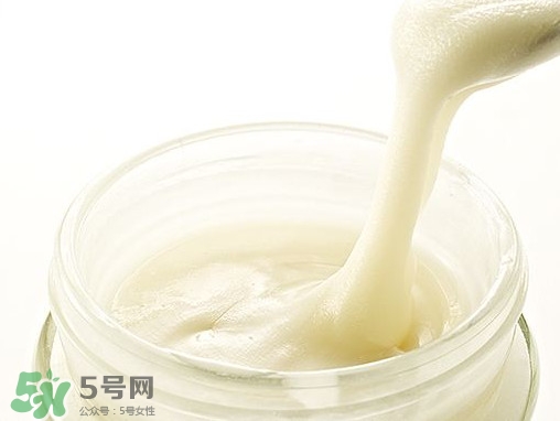 椴樹蜜和洋槐蜜哪個好？椴樹蜜和洋槐蜜的區(qū)別