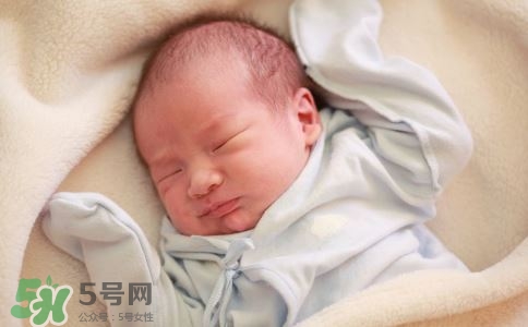 寶寶定型枕有用嗎什么時候用？