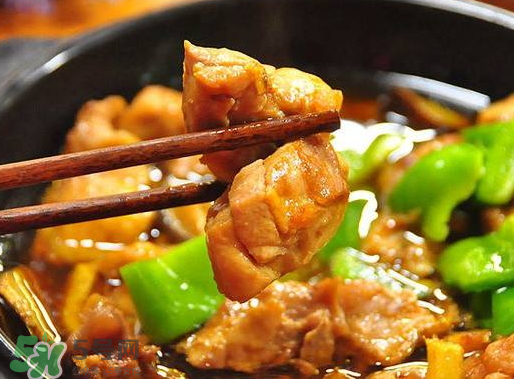 美國黃燜雞米飯為什么那么貴？美國黃燜雞米飯多少錢一份？
