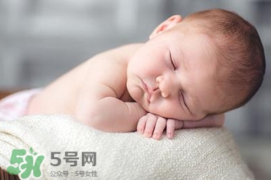 臍疝是什么？臍疝對寶寶有什么影響？